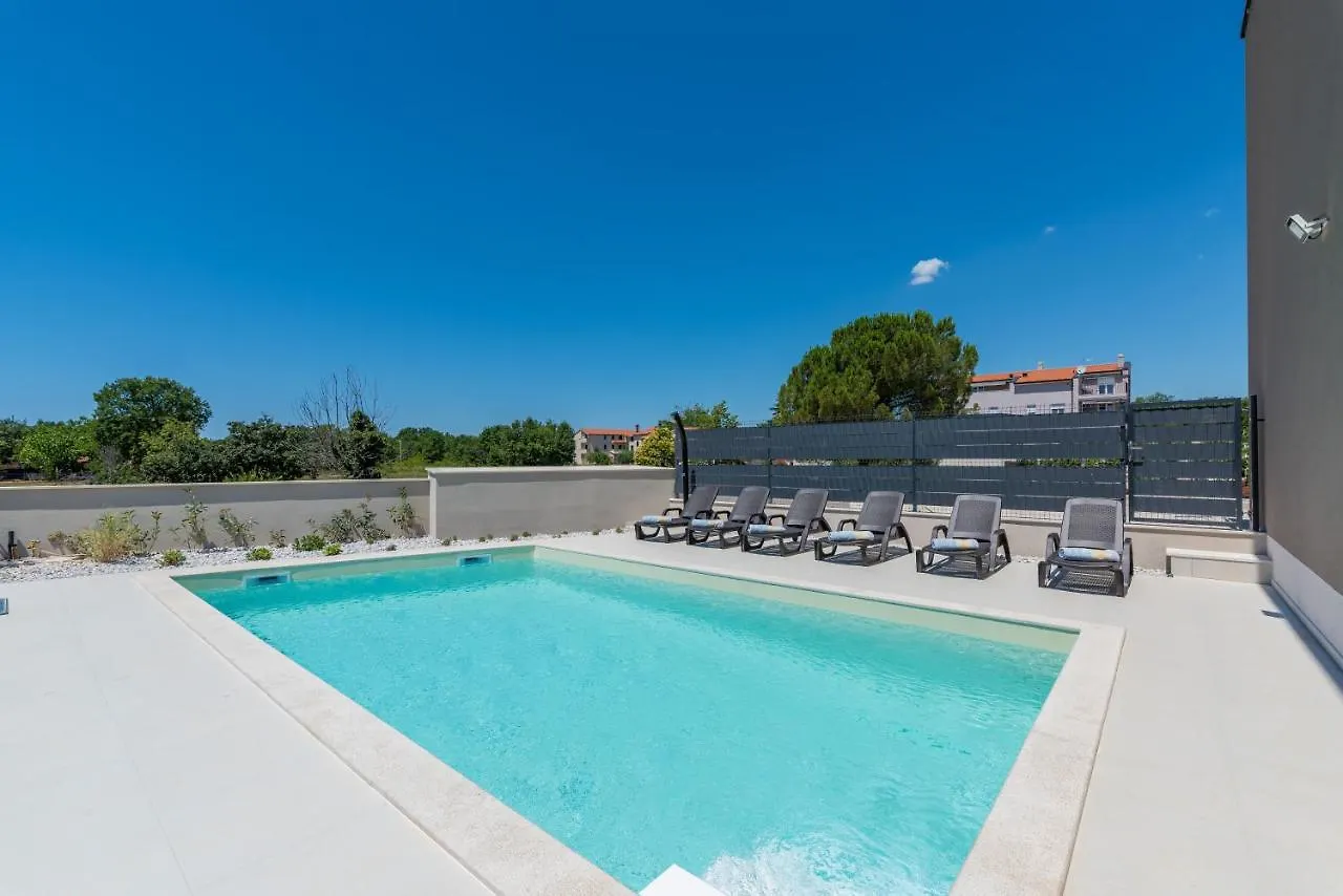 Villa Atena Porec 0*,